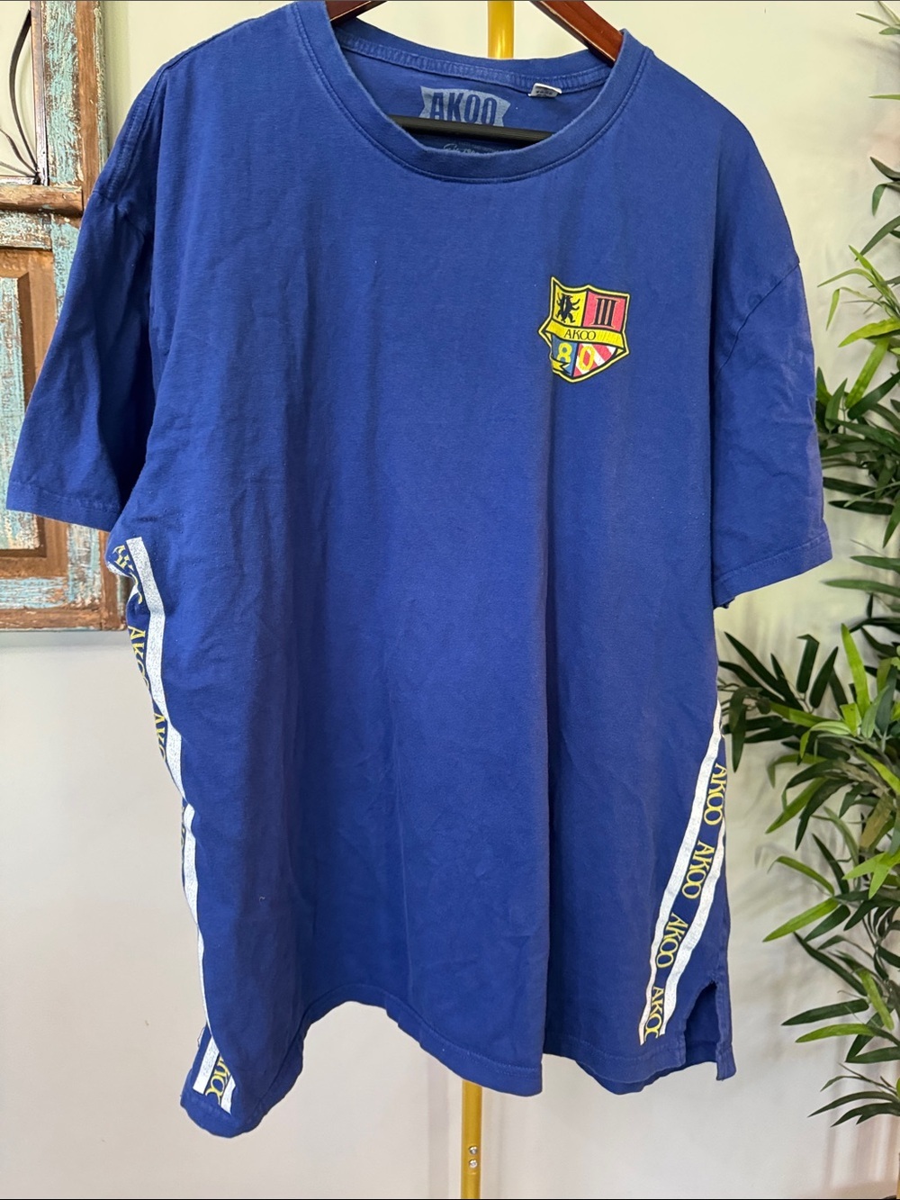 Akoo Kings no rivals no comp Royal Blue Crest Side-Tape graphic Tee